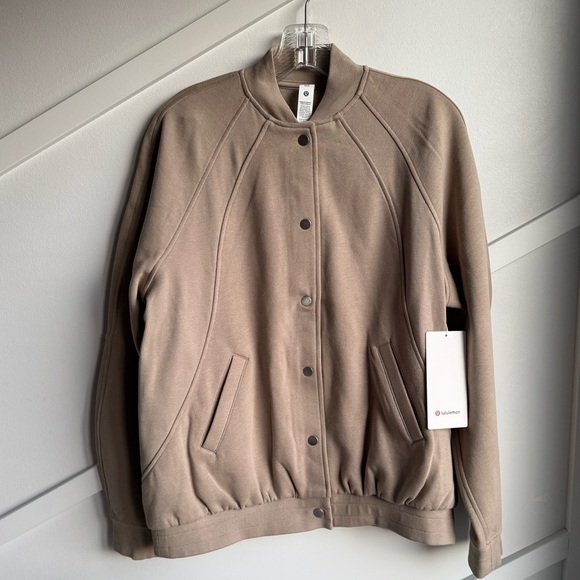 Lululemon Scuba Oversized Collegiate Jacket Women's Tan Bomber XS oversized - Picture 5 of 11